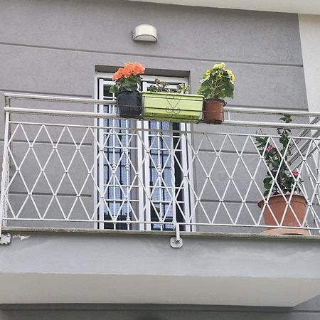 Grigio Perla Panigale, Villetta Con Giardino E Parcheggio Privato Fino A Tre Posti Auto - Un Oasi Di Tranqullita Bologna Exterior foto