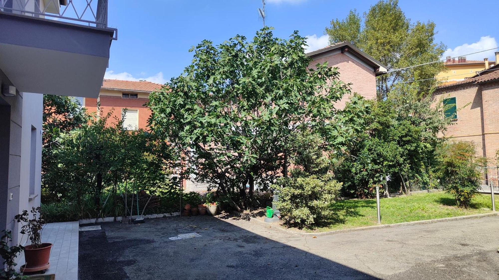 Grigio Perla Panigale, Villetta Con Giardino E Parcheggio Privato Fino A Tre Posti Auto - Un Oasi Di Tranqullita Bologna Exterior foto